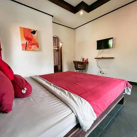 RedDoorz Plus near Seminyak Square Denpasar Exterior foto