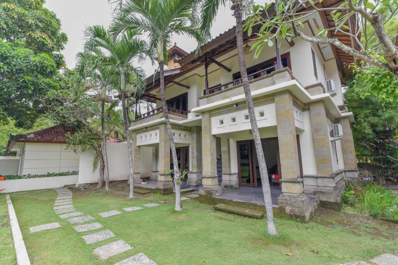 RedDoorz Plus near Seminyak Square Denpasar Exterior foto